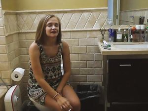 Beautiful Girl Gets Fucked By Mature Boyfriend And Gets An Orgasm